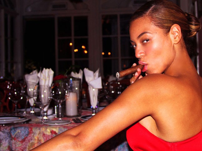 Beyoncecigar1.jpg